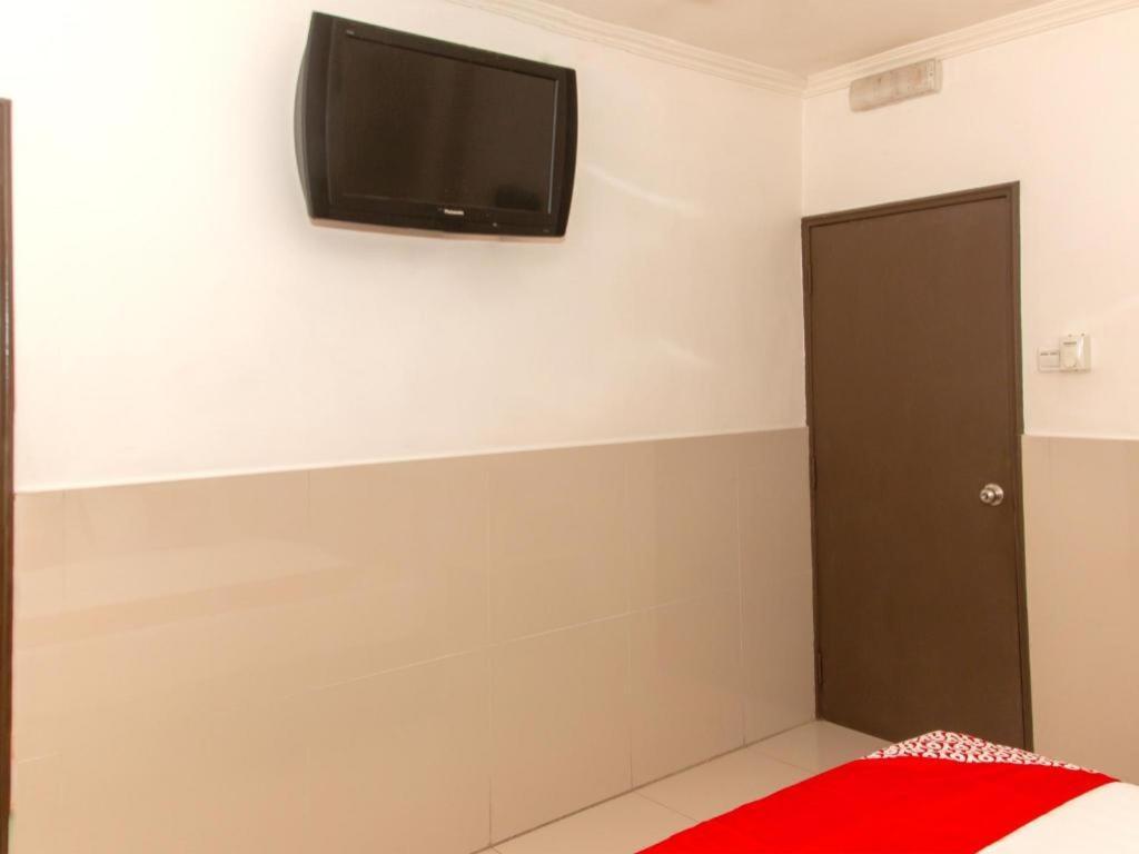 Oyo 89851 Leila Hotel SDK Εξωτερικό φωτογραφία