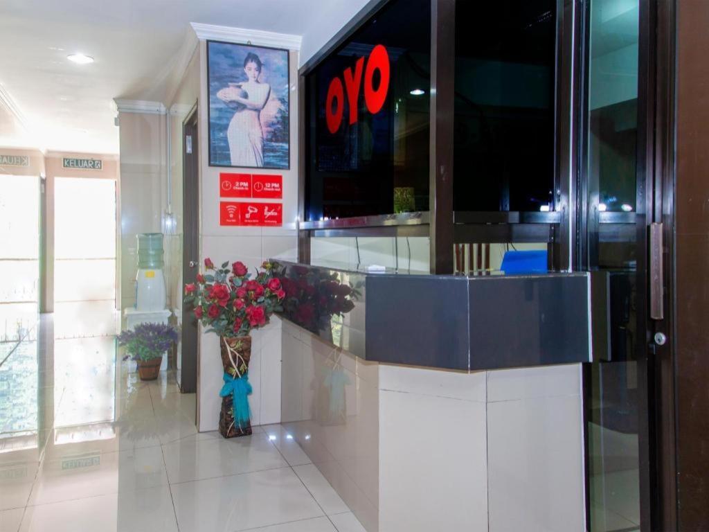 Oyo 89851 Leila Hotel SDK Εξωτερικό φωτογραφία