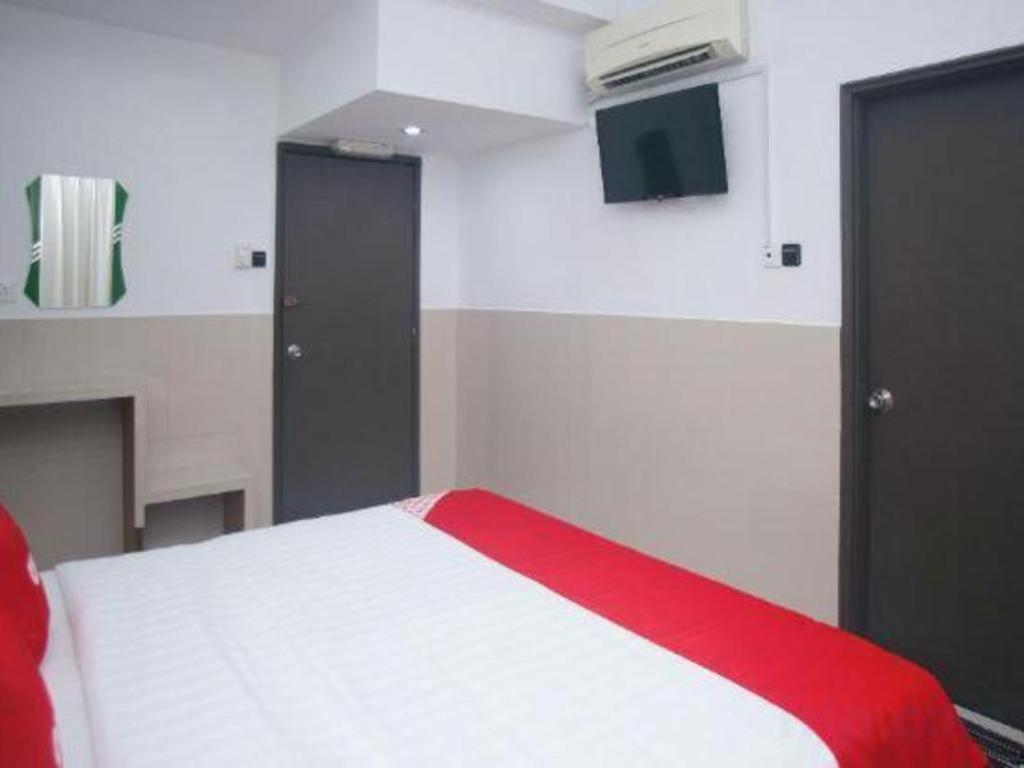 Oyo 89851 Leila Hotel SDK Εξωτερικό φωτογραφία