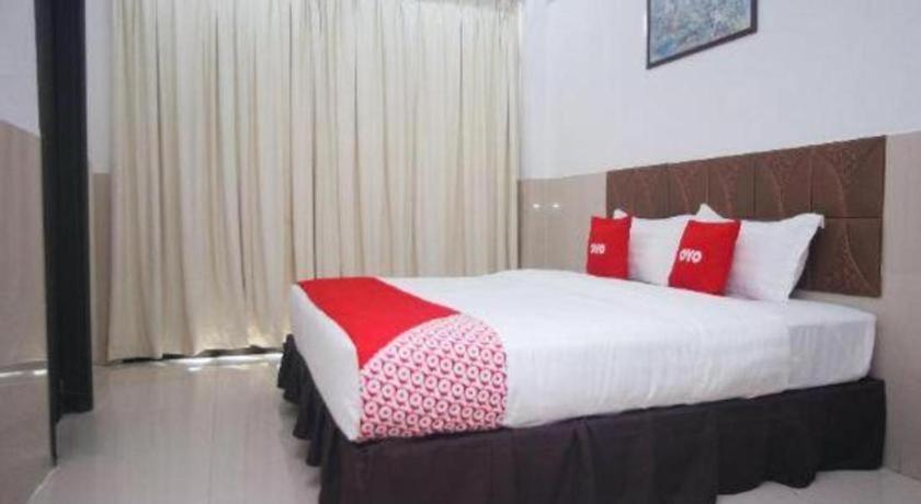 Oyo 89851 Leila Hotel SDK Εξωτερικό φωτογραφία