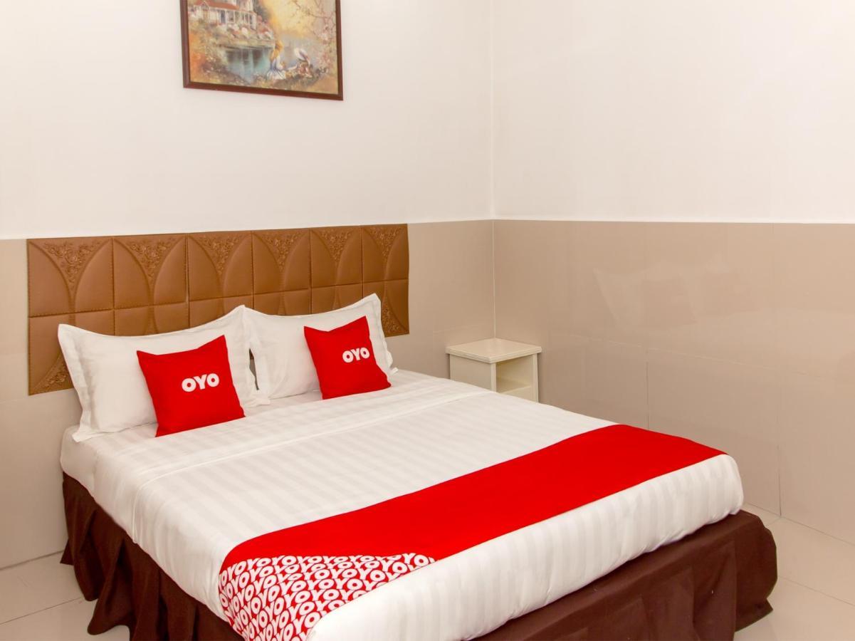 Oyo 89851 Leila Hotel SDK Εξωτερικό φωτογραφία